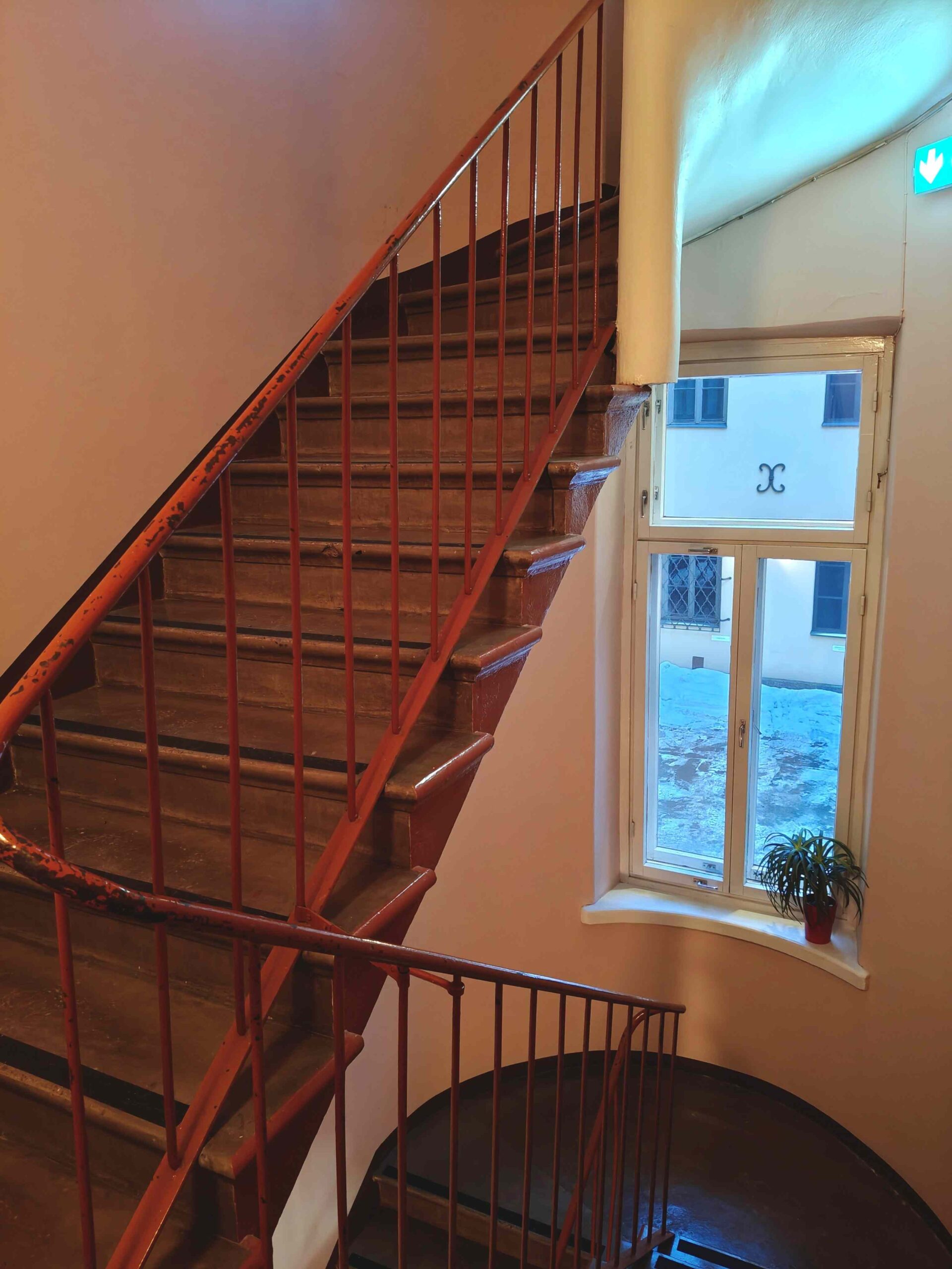 Private entrance and fully equipped kitchen in a 5-person apartment at Hostel Diana Park